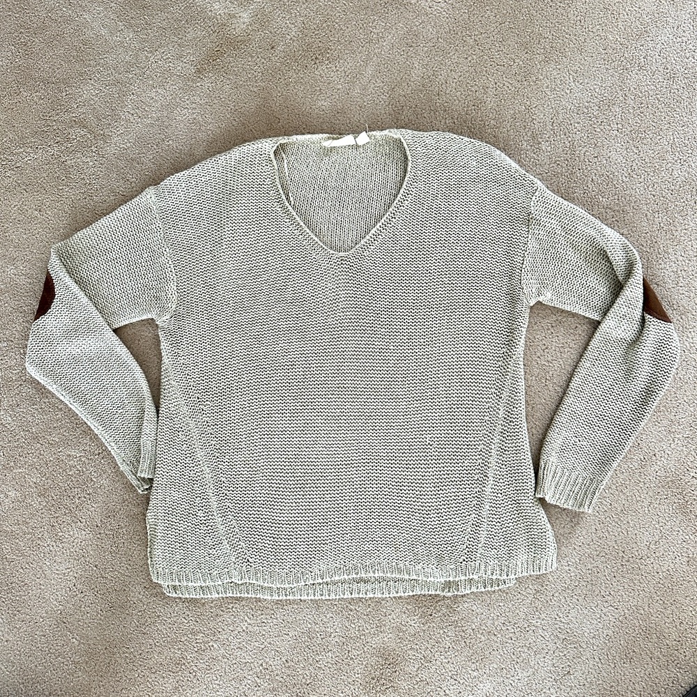 Retrod v-neck sweater